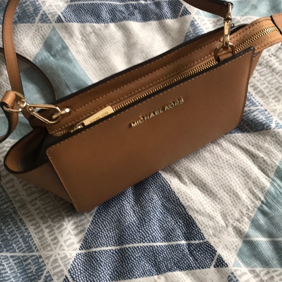 Michael Kors leather shoulder bag - Picture 3 of 11